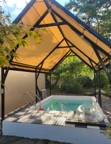 네츄럴밸리 풀램핑 4계절온수풀 이미지 2