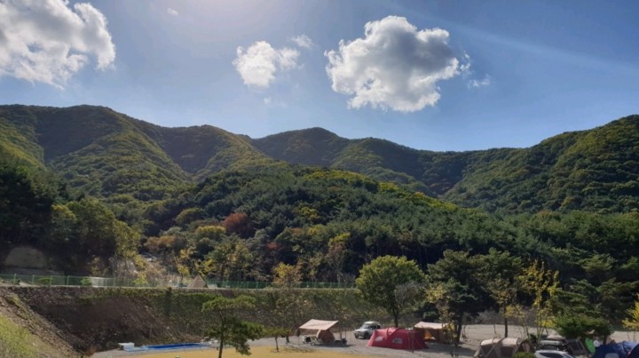 경주더숲캠핑장 이미지 1