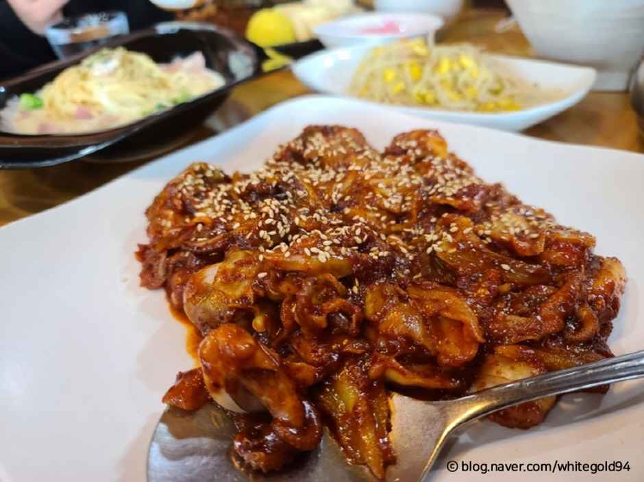 이씨식당충주점 이미지 1