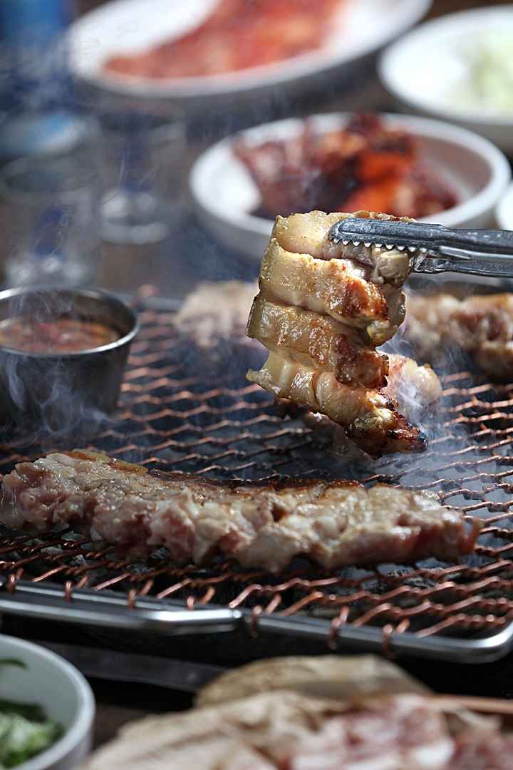 포도원 흑돼지 이미지 1