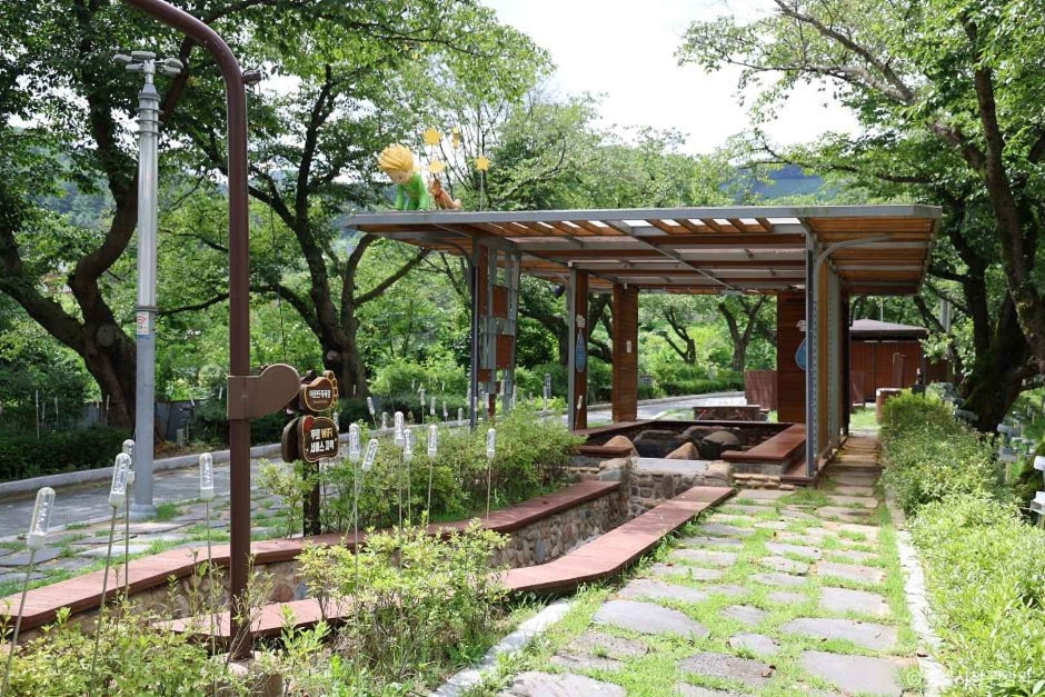 충주 수안보온천 족욕길 이미지 1