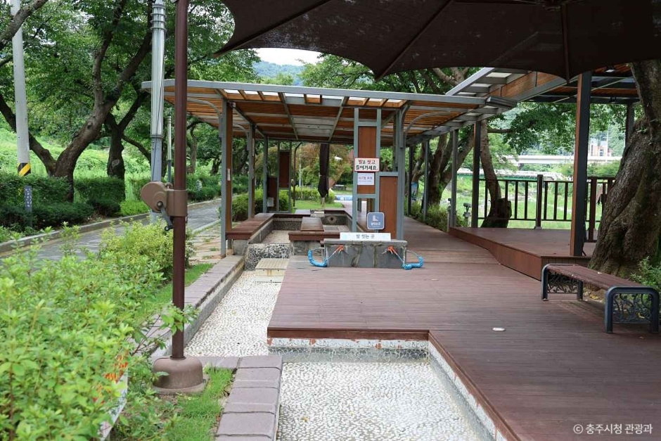 충주 수안보온천 족욕길 이미지 2