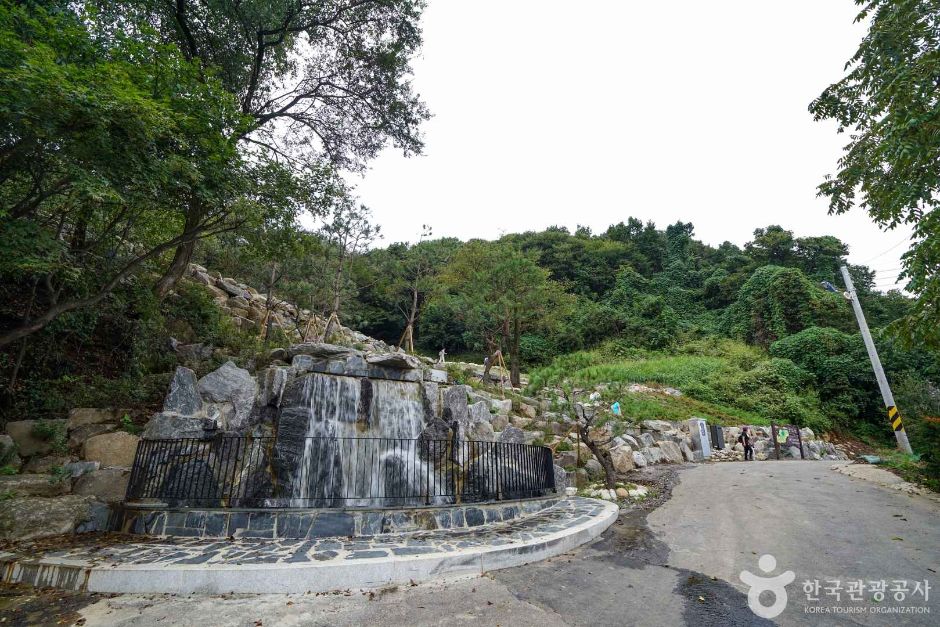 연천 망곡산 연인공원 이미지 3