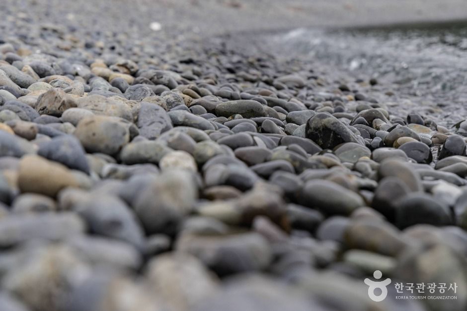 남해 선구몽돌해변 이미지 1