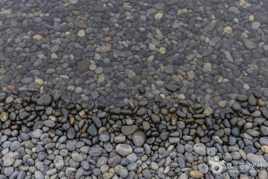 남해 선구몽돌해변 이미지 2